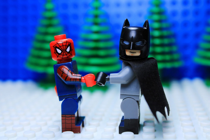 Lego Różnice Między DC a Marvelem